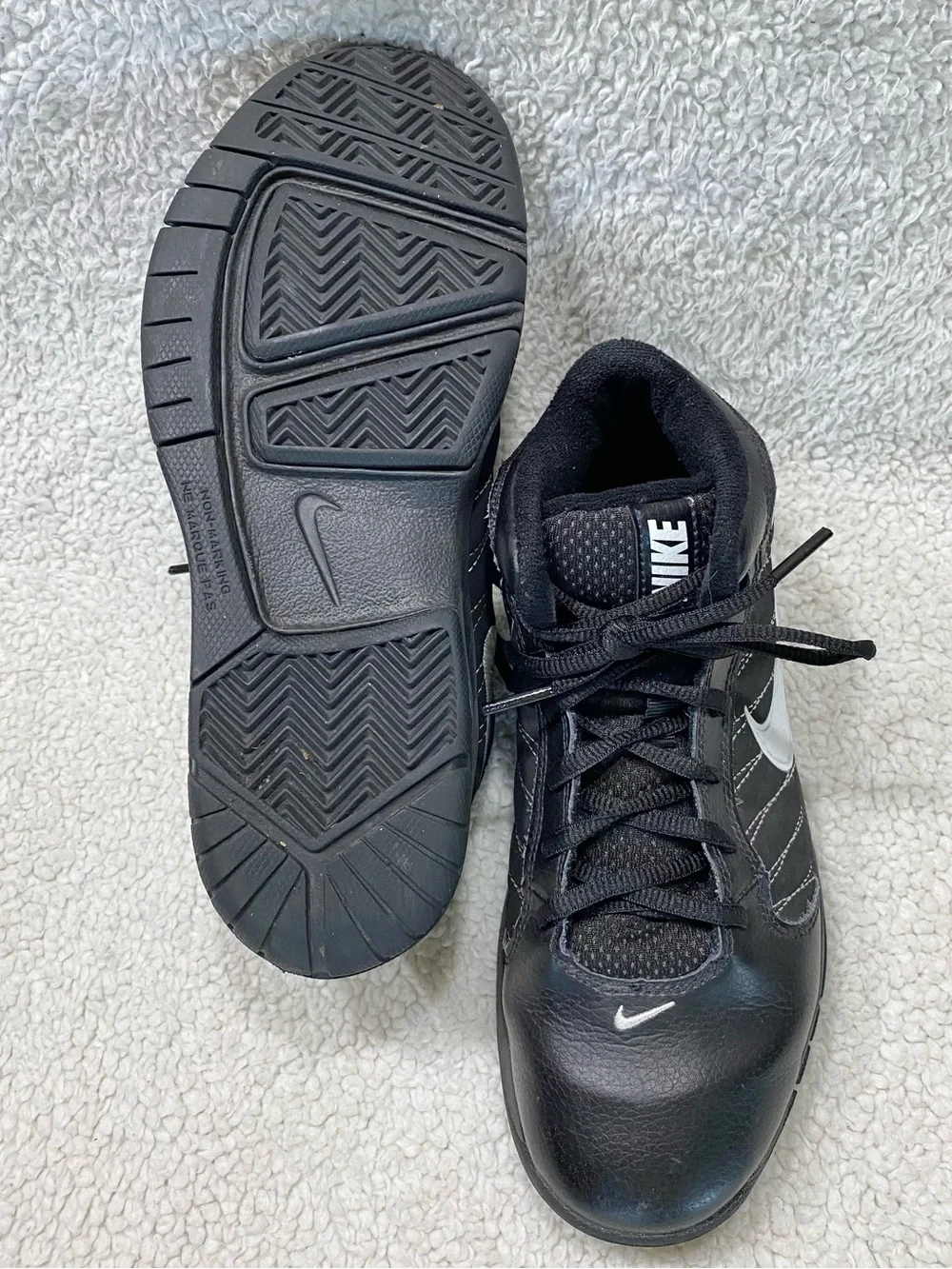 Nike sporty mid